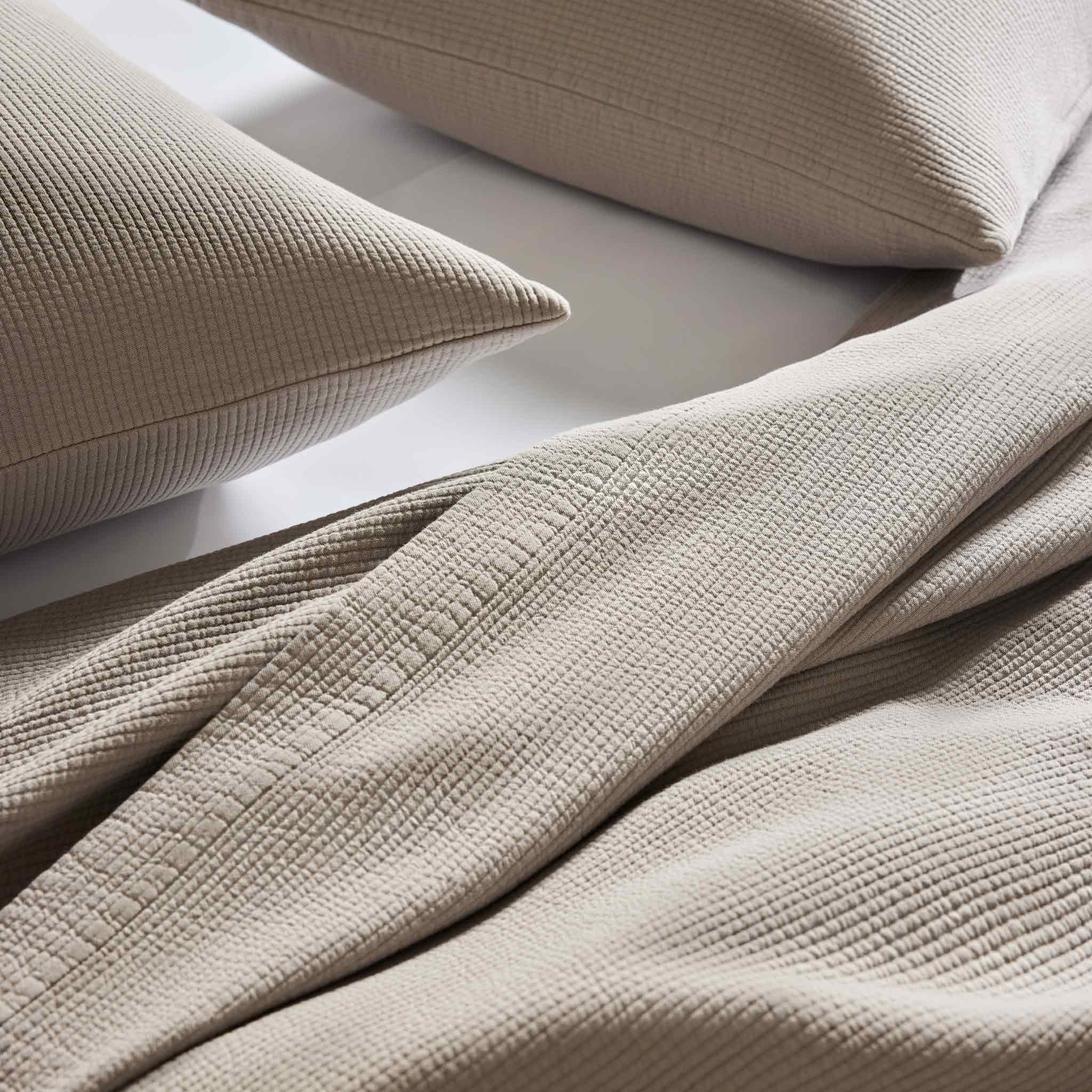 Ribbed Matelasse Sham Set - Image 7