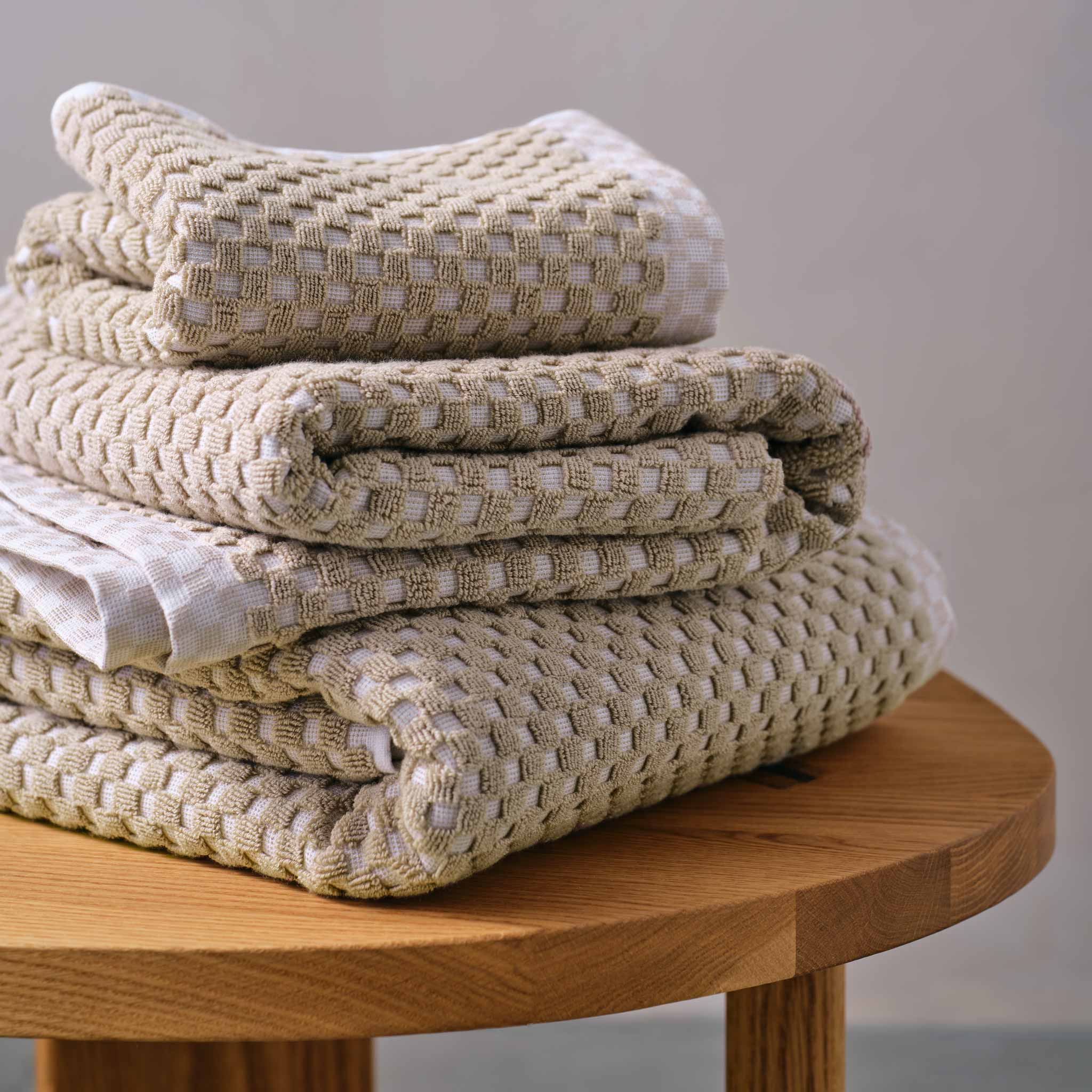 Checkered Jacquard Bath Towels Set of 2 - Last Call - Image 12